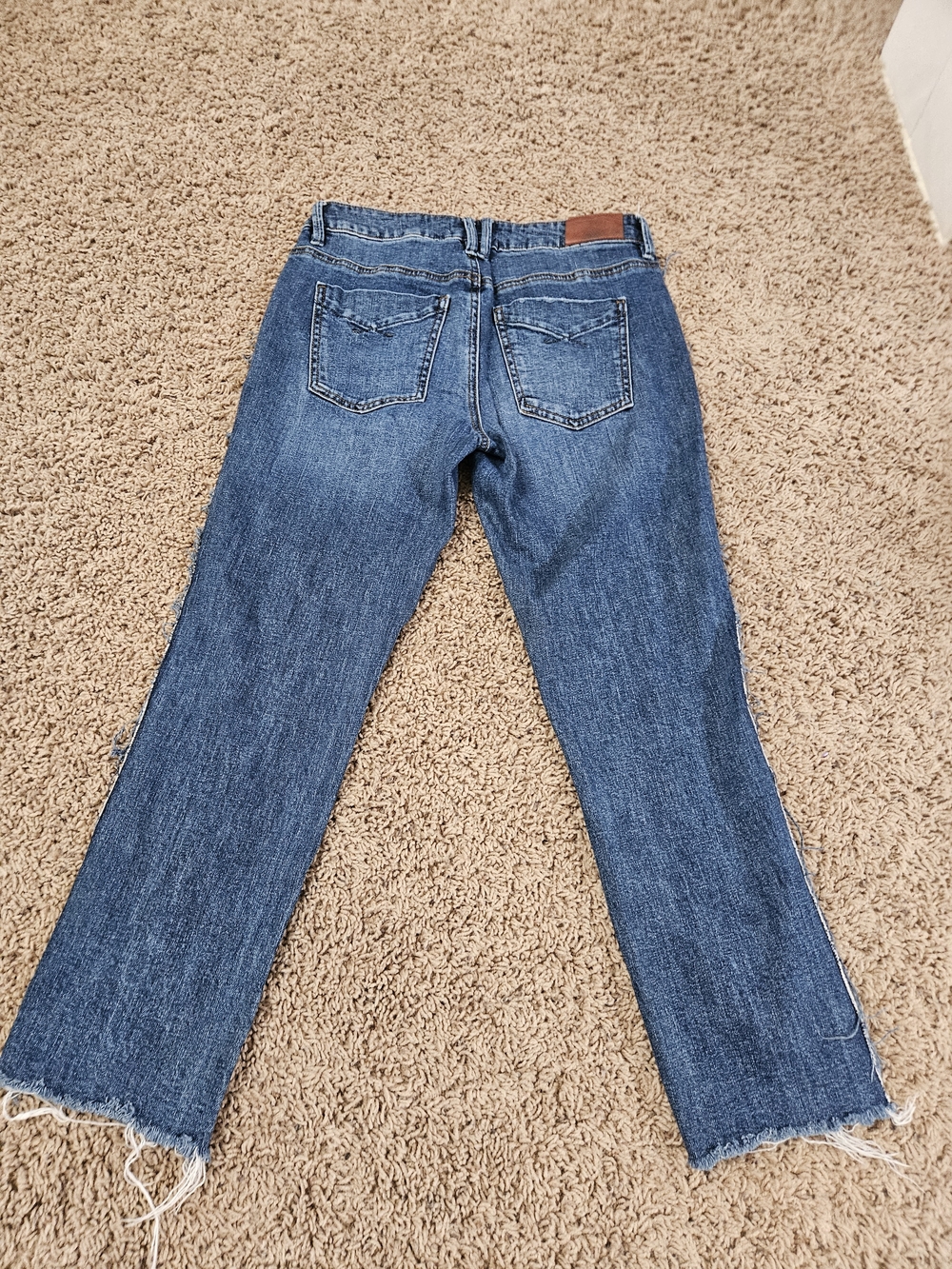 Women’s Straight Leg Jeans in Medium Blue Wash Sz 24